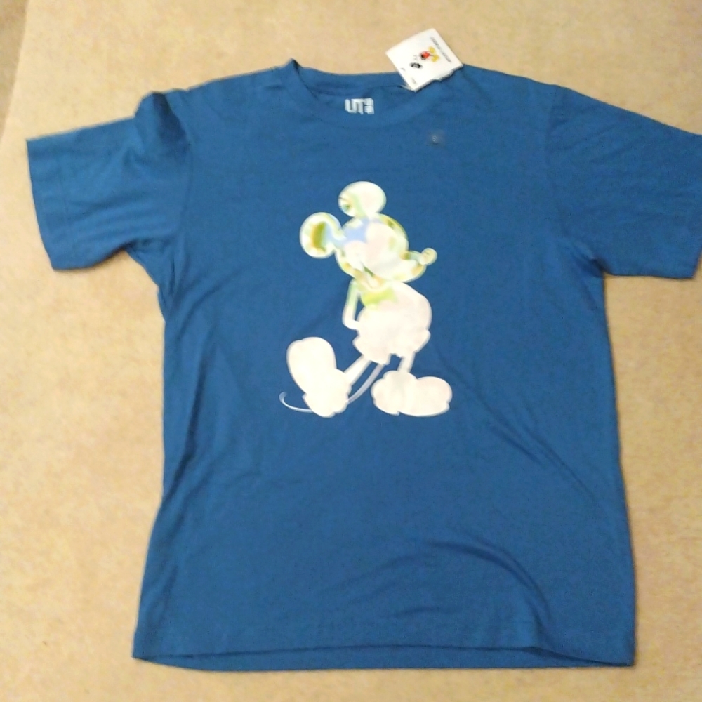 - Uniqlo/Disney collaboration "Mickey stands" blue t shirt Unisex
